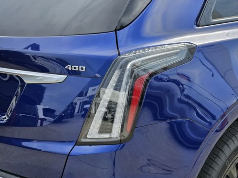 New 2025 Cadillac XT5 Sportv w/ LPO, Blue Accent Package image 10