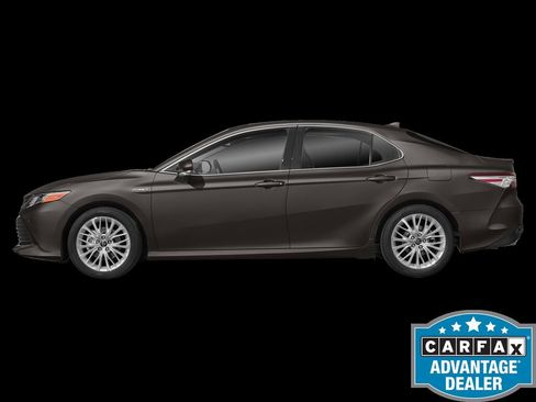 Used 2018 Toyota Camry SE FWD image 3