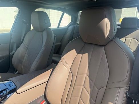 Certified 2025 BMW 540i xDrive w/ Premium Package image 15