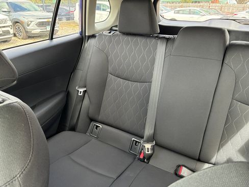 Used 2025 Toyota Corolla Cross LE image 33