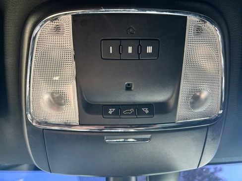 Used 2018 Jeep Grand Cherokee Altitude AWD/4WD image 23