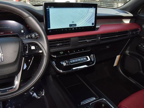 New 2025 Lincoln Corsair Reserve w/ Equipment Group 202A image 26