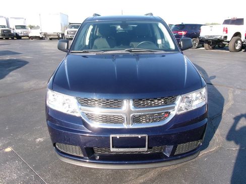 Used 2019 Dodge Journey SE image 4