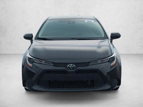Used 2022 Toyota Corolla LE FWD image 2