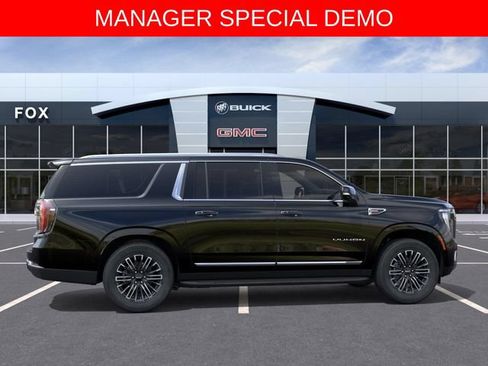Used 2026 GMC Yukon XL Elevation w/ Elevation Premium Package AWD/4WD image 5