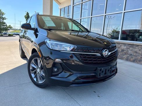 Used 2022 Buick Encore GX Preferred w/ Sport Touring Package FWD image 2