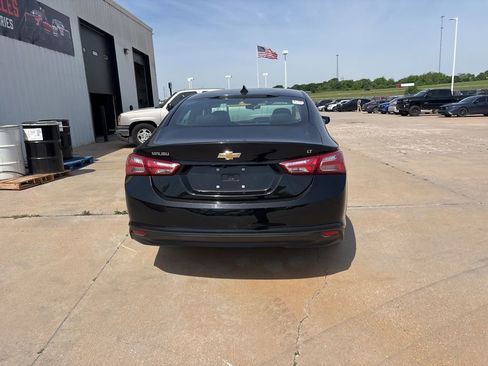 Used 2022 Chevrolet Malibu LT FWD image 7