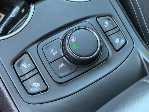 Used 2022 GMC Terrain SLE w/ Driver Convenience Package FWD image 21
