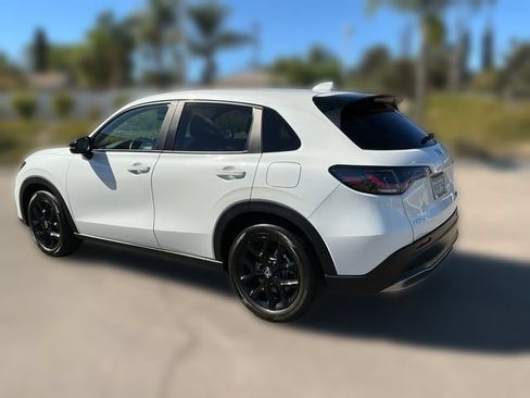 Used 2023 Honda HR-V Sport image 3