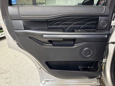 Used 2018 Ford Expedition Platinum image 46