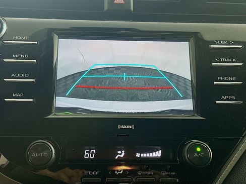 Used 2020 Toyota Camry SE FWD image 22