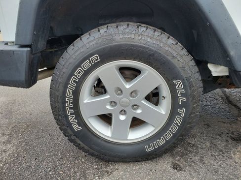 Used 2017 Jeep Wrangler Sport w/ Quick Order Package 24S AWD/4WD image 5