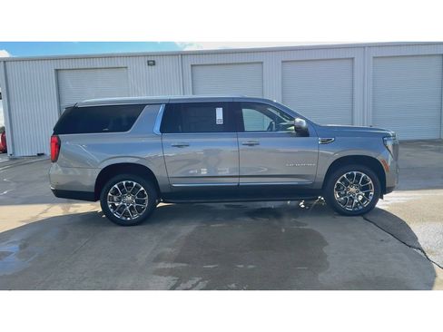 New 2026 GMC Yukon XL Elevation w/ LPO, Floor Liner Package image 9