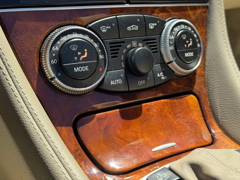 Used 2009 Mercedes-Benz SL 550 image 24