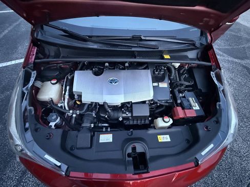 Used 2016 Toyota Prius Four Touring FWD image 10