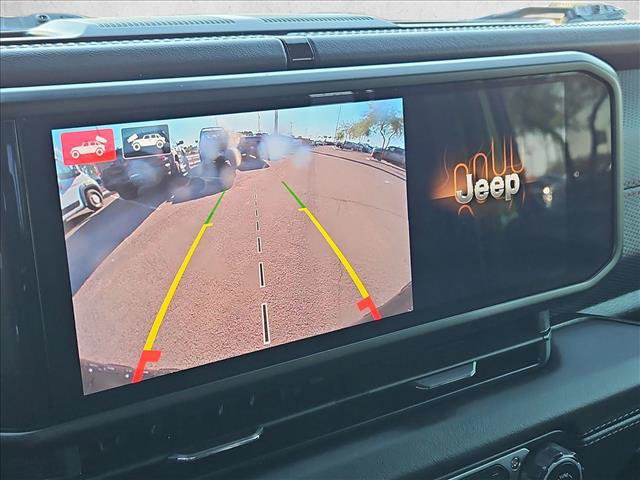 Used 2025 Jeep Wrangler Unlimited Rubicon AWD/4WD image 18