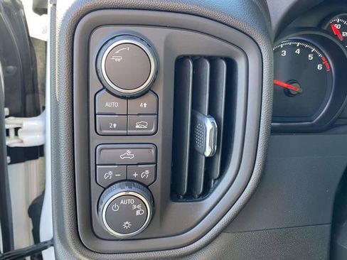 Used 2023 Chevrolet Silverado 1500 Custom image 18