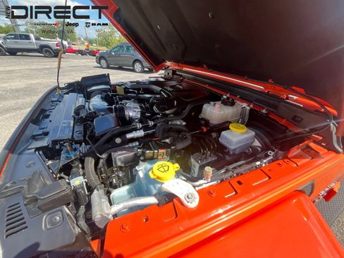 Used 2018 Jeep Wrangler Unlimited Sahara AWD/4WD image 41