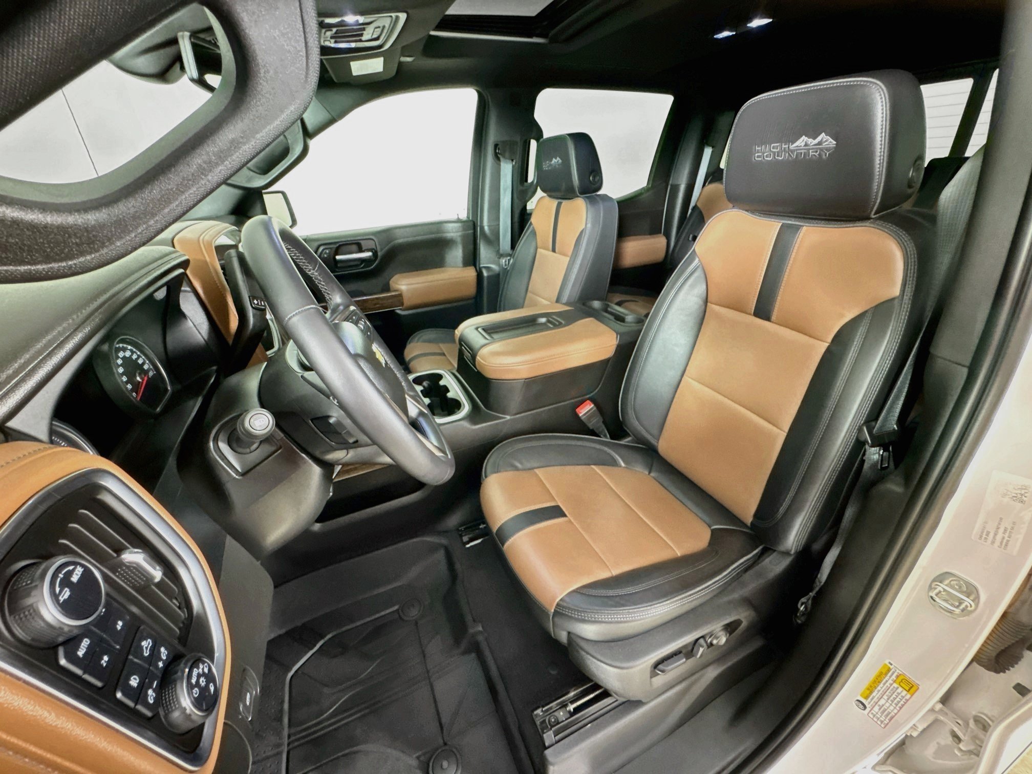 Used 2022 Chevrolet Silverado 1500 High Country w/ LPO, Dark Essentials Package AWD/4WD image 11