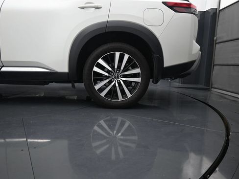 Used 2023 Nissan Pathfinder Platinum w/ Cargo Package AWD/4WD image 15