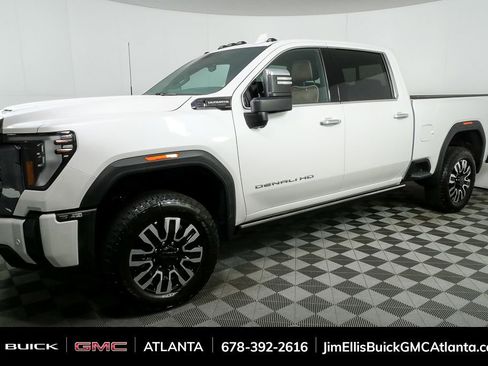 Used 2024 GMC Sierra 2500 Denali Ultimate image 2