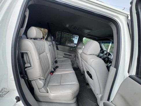 Used 2011 Honda Pilot Touring image 36