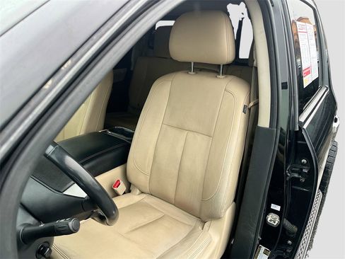 Used 2016 Nissan Titan SL image 20