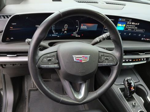 Used 2024 Cadillac XT4 Premium Luxury AWD/4WD image 3