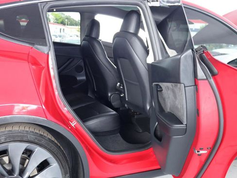 Used 2023 Tesla Model Y Performance AWD/4WD image 34