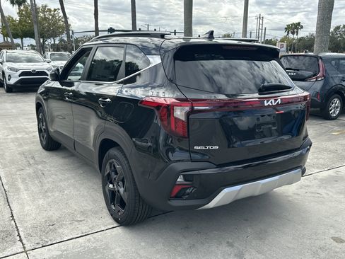 New 2026 Kia Seltos EX image 8