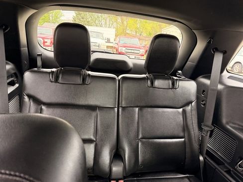 Used 2020 Ford Explorer XLT w/ Equipment Group 202A AWD/4WD image 6