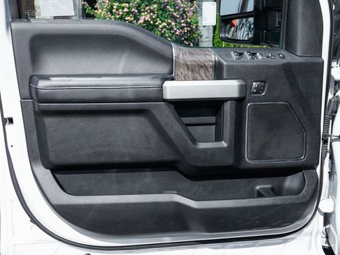 Used 2019 Ford F250 Lariat w/ Lariat Ultimate Package image 16