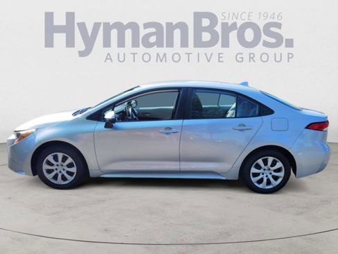 Used 2021 Toyota Corolla LE image 6