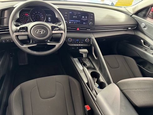 Used 2023 Hyundai Elantra SEL FWD image 12