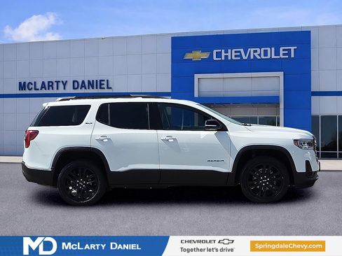 Used 2023 GMC Acadia SLT w/ Elevation Edition FWD image 6