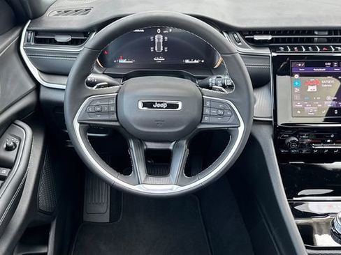 New 2025 Jeep Grand Cherokee Laredo X w/ Luxury Tech Group I image 14