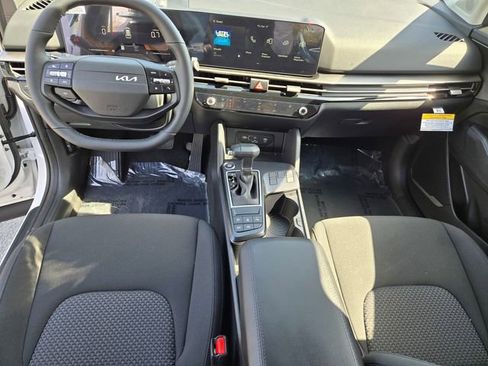 New 2026 Kia Sportage LX FWD image 19