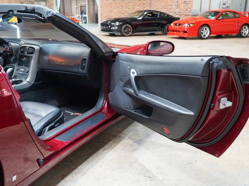 Used 2007 Chevrolet Corvette Coupe w/ Preferred Equipment Group RWD image 46