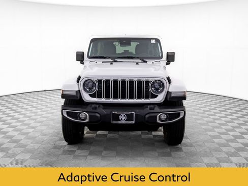 Used 2024 Jeep Wrangler Sahara image 8