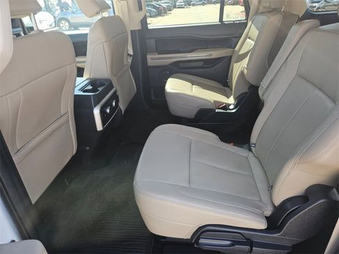 Used 2024 Ford Expedition Max XLT image 27