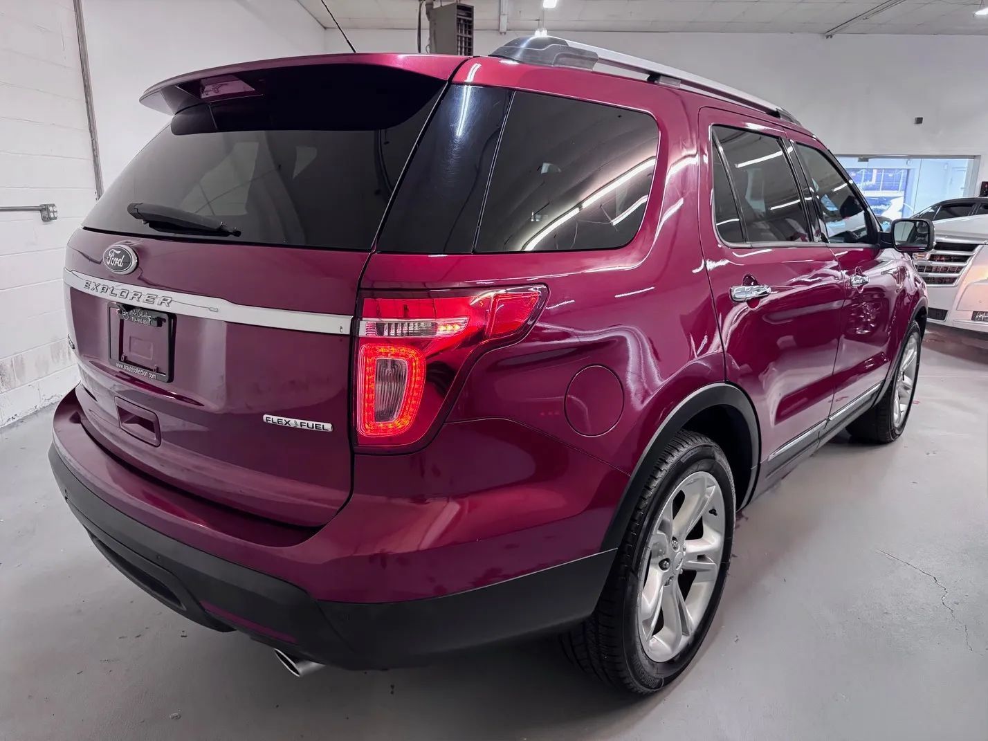 Used 2015 Ford Explorer Limited FWD image 3