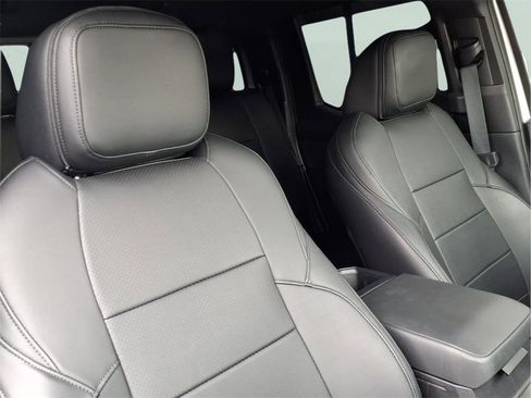 Used 2024 Toyota Tacoma SR5 image 17