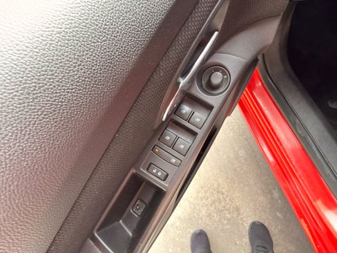 Used 2016 Chevrolet Cruze LT FWD image 12