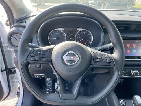 Used 2025 Nissan Kicks Play S image 22