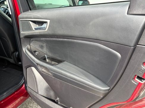 Certified 2019 Ford Edge SEL w/ Equipment Group 201A AWD/4WD image 26