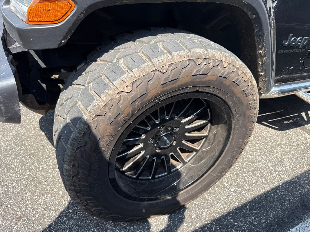 Used 2023 Jeep Gladiator Sport AWD/4WD image 7