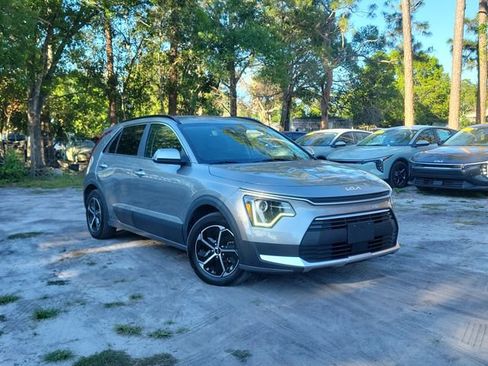 Certified 2023 Kia Niro EX image 1