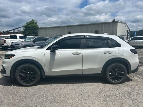 Used 2023 Honda HR-V Sport image 2