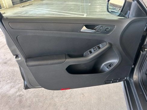 Used 2012 Volkswagen Jetta SE image 17