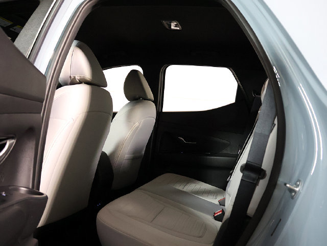 Used 2025 Hyundai Santa Cruz SE AWD/4WD image 15